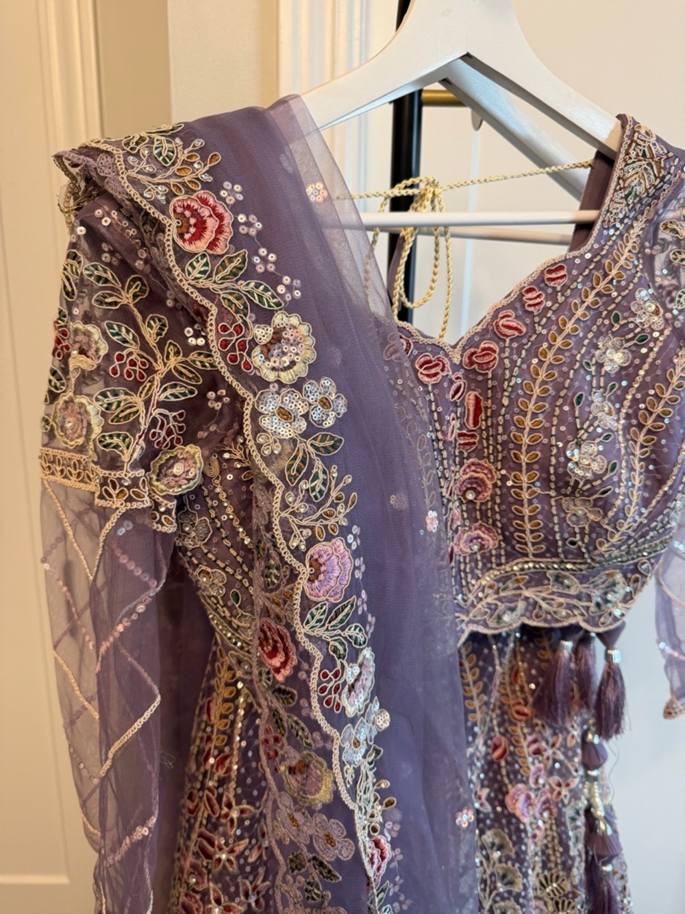 Mauve Lavender Floral Embroidered Lehenga 3 Piece Set - Small Like Brand New - Picture 4 of 16